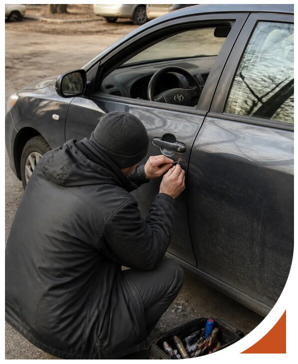 Профессиональное вскрытие автомобиля Тойота без повреждений в Черняховске